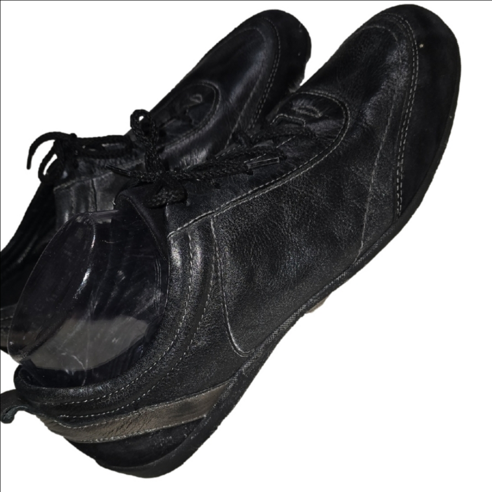 Vionic Black Leather Tennies - Picture 4 of 7